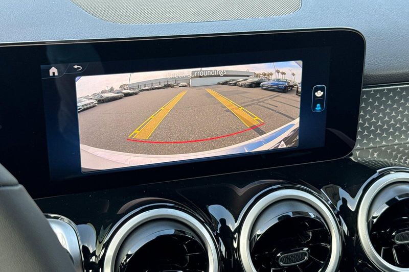 New 2026 Mercedes-Benz GLB 250Image 16
