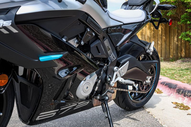 2025 CFMOTO 675 SS NEBULA BLACK Image 14