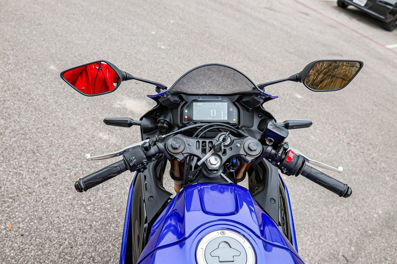 2025 Yamaha YZFR3 ABS TEAM BLUE Image 5