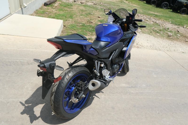 2025 Yamaha YZFR3 ABS TEAM BLUE Image 3