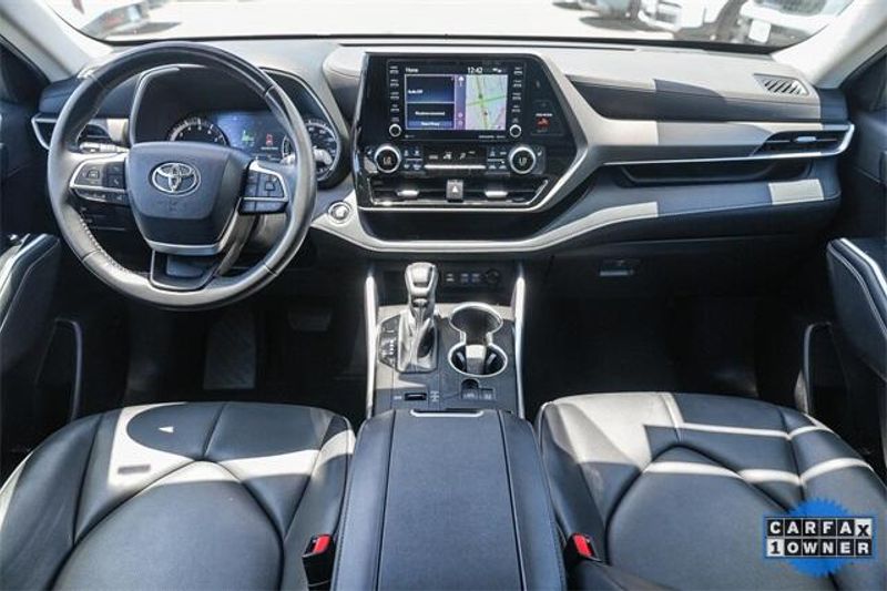 Used 2022 Toyota Highlander XLEImage 13