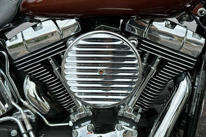 2011 Harley-Davidson SoftailImage 10