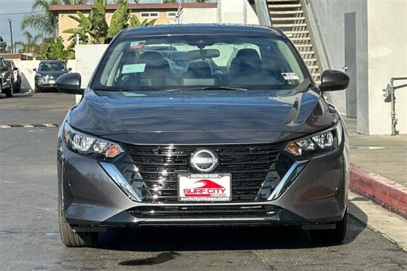 New 2025 Nissan Sentra SVImage 6