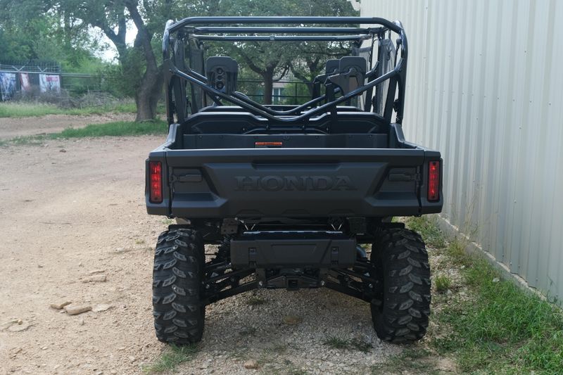 2025 Honda PIONEER 10006 DELUXE CREW BLACK FOREST GREEN Image 4