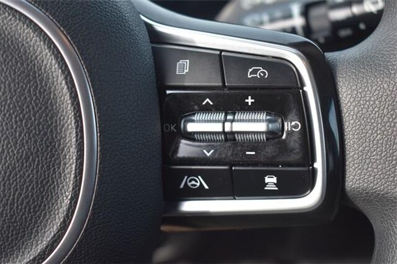 2024 Kia Sorento LXImage 26