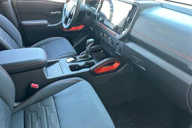 New 2025 Nissan Frontier PRO-XImage 12