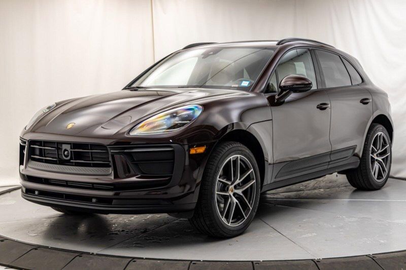 2024 Porsche Macan Image 1