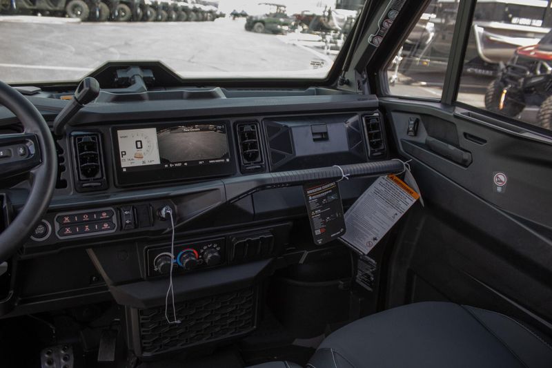 NEW 2026 CAN-AM DEFENDER MAX LIMITED CAB HD11 Image 31