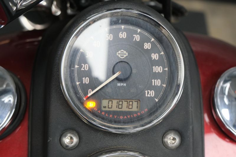 USED 2017 HARLEY LOW RIDER 103 Image 23