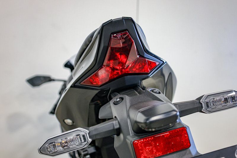 2025 Kawasaki NINJA ZX4R ABS METALLIC SPARK BLACK Image 11