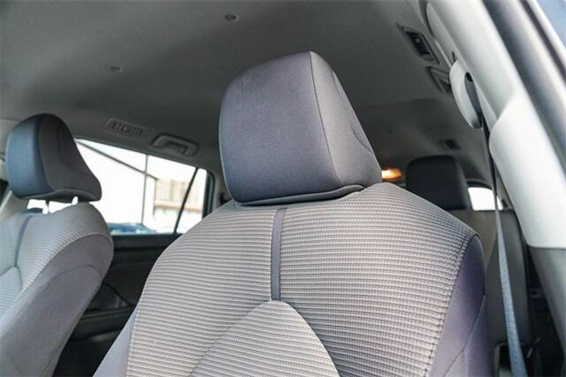 2023 Toyota Highlander LEImage 25