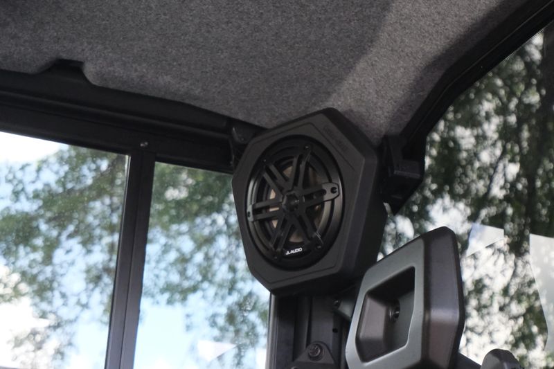 NEW 2026 CAN-AM DEFENDER MAX LIMITED CAB HD11 Image 11