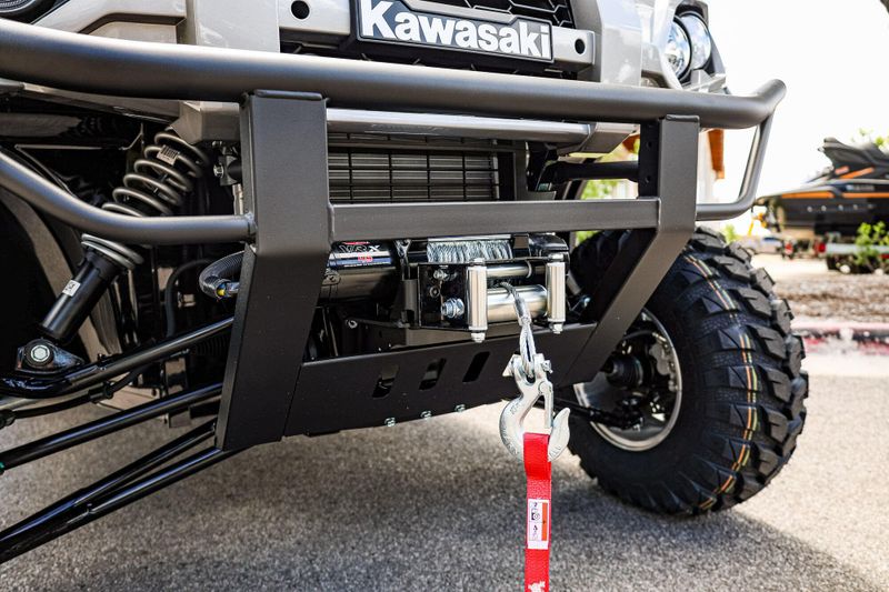 New 2026 Kawasaki MULE PROFXT 1000 LE RANCH EDITION   METALLIC PHANTOM SILVER Image 27