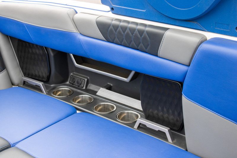 USED 2022 MALIBU M240 Image 18