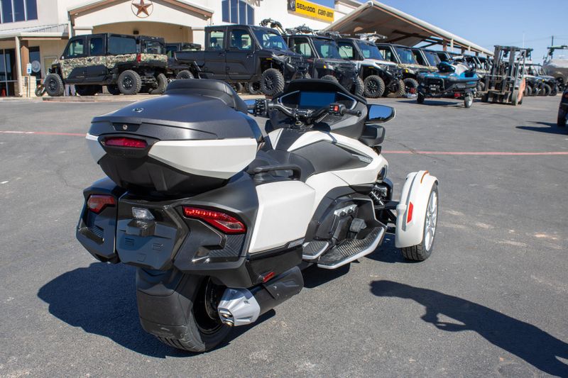 NEW 2026 CAN-AM SPYDER RT LIMITED Image 3