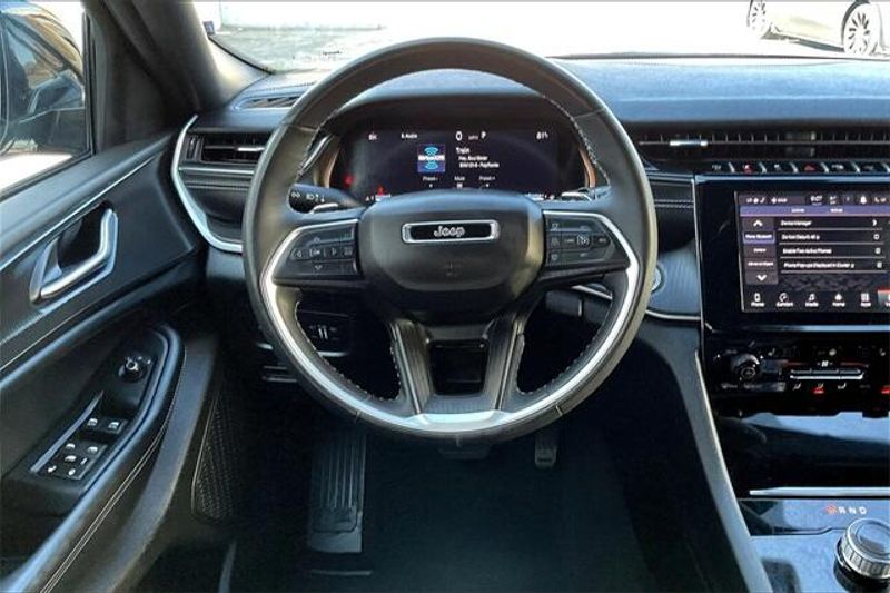 2024 Jeep Grand Cherokee Altitude photo 4