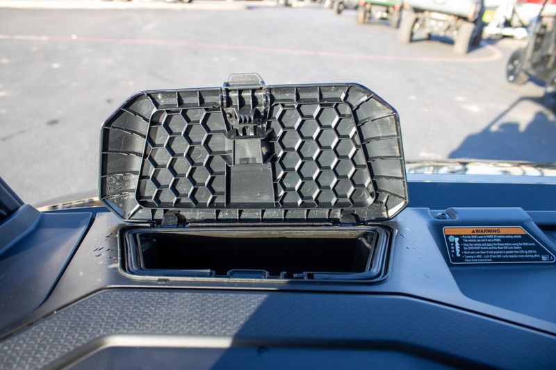 NEW 2026 CAN-AM DEFENDER MAX LONE STAR HD11 Image 26