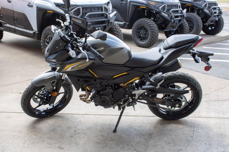 NEW 2026 KAWASAKI Z500 ABS Image 3