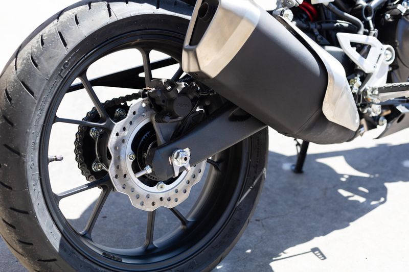 2025 Honda CB300R ABS Image 15