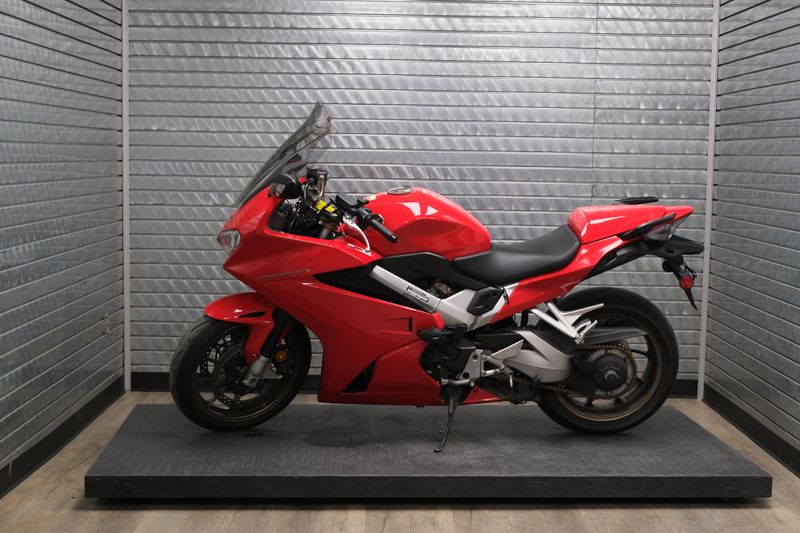 USED 2015 HONDA INTERCEPTOR DLX Image 6