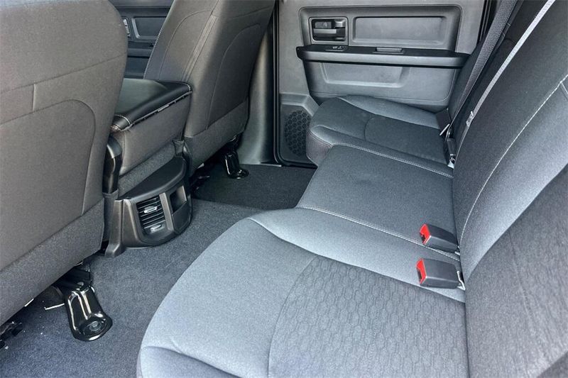 2025 Ram 2500 Tradesman photo 9