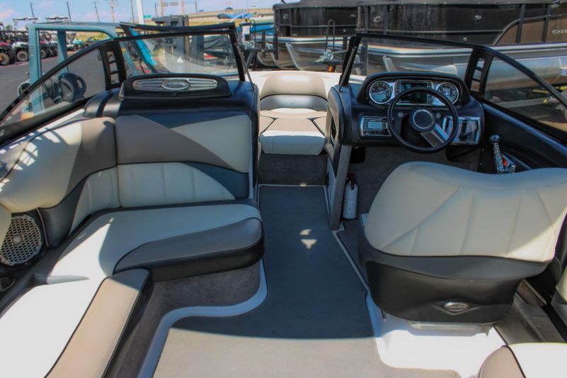 Used 2011 MALIBU WAKESETTER 247 Image 16