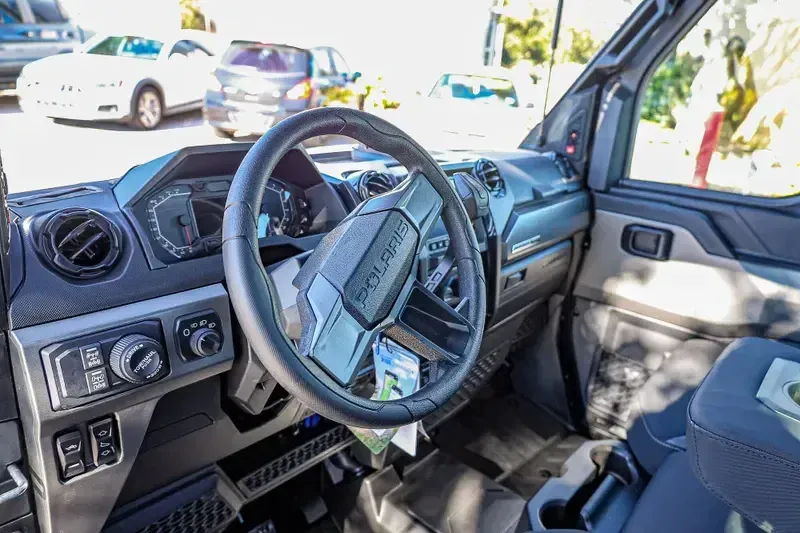 2025 Polaris RANGER CREW XD 1500 NORTHSTAR EDITION ULTIMATE TITANIUM METALLIC GLOSS Image 22