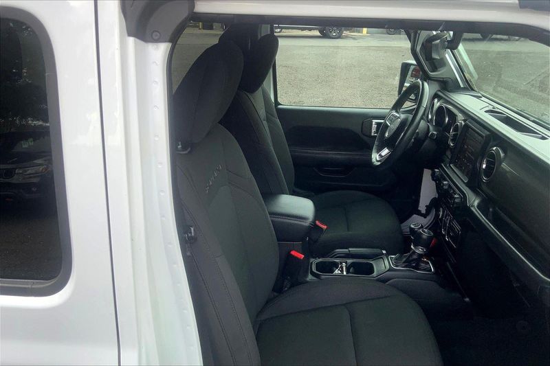 2019 Jeep Wrangler Unlimited Sahara photo 7