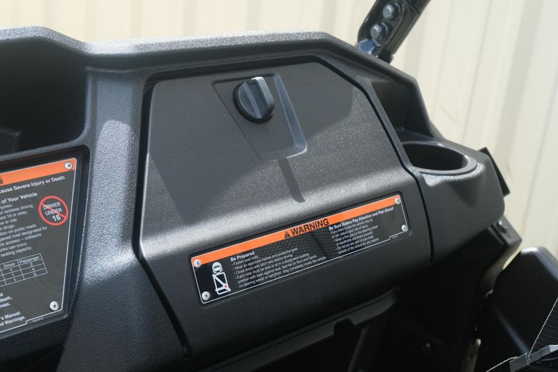 2025 Honda PIONEER 10006 DELUXE CREW BLACK FOREST GREEN Image 18