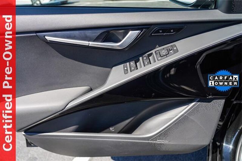 Used 2024 Kia Niro Plug-In Hybrid SXImage 23