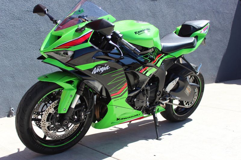 2024 Kawasaki Ninja�� ZX���-6R ABS Image 8