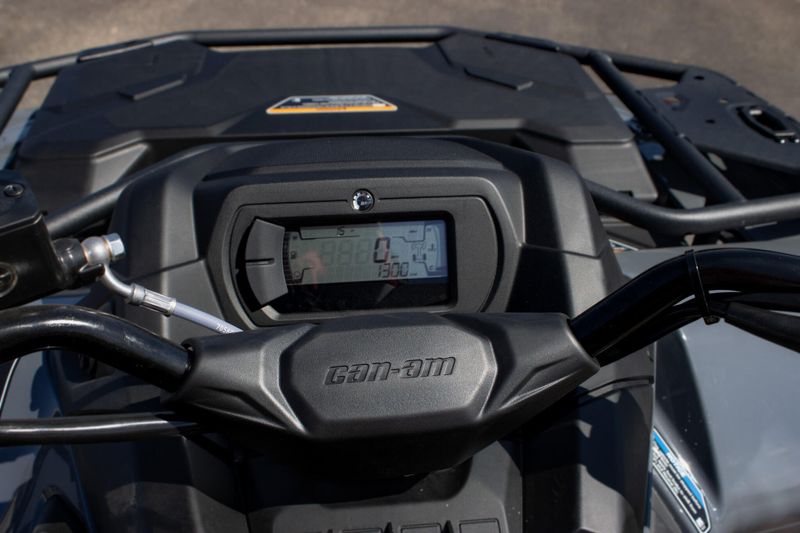 2025 Can-Am OUTLANDER DPS 700 GRANITE GREYImage 17