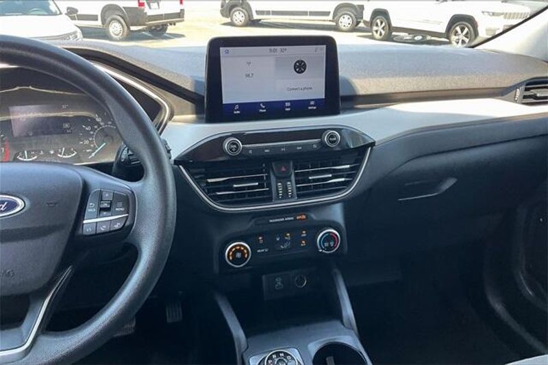 Used 2022 Ford Escape SEImage 5