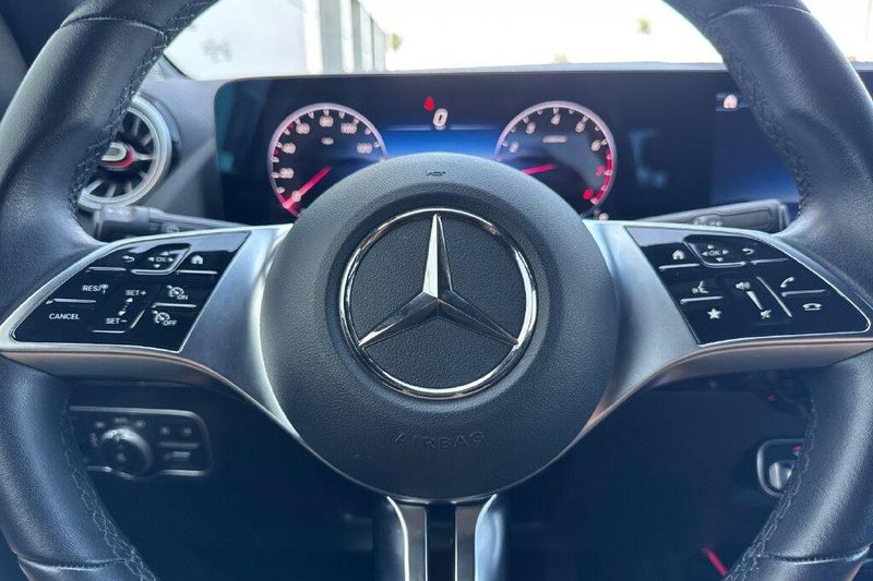 Used 2025 Mercedes-Benz GLA 250Image 22