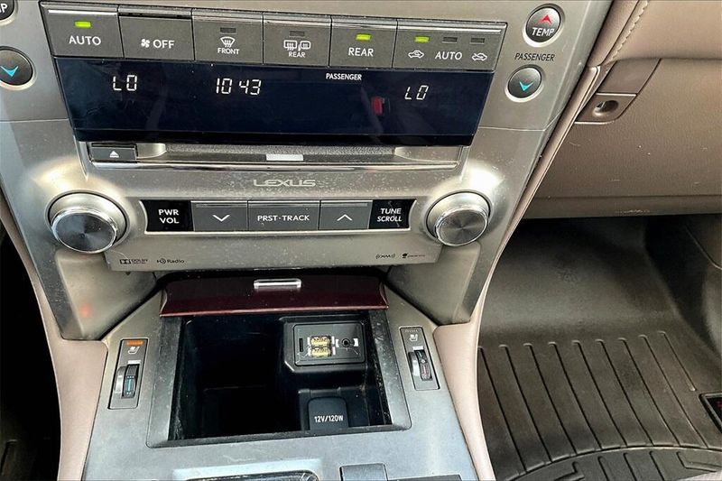 2016 Lexus GX 460 photo 30