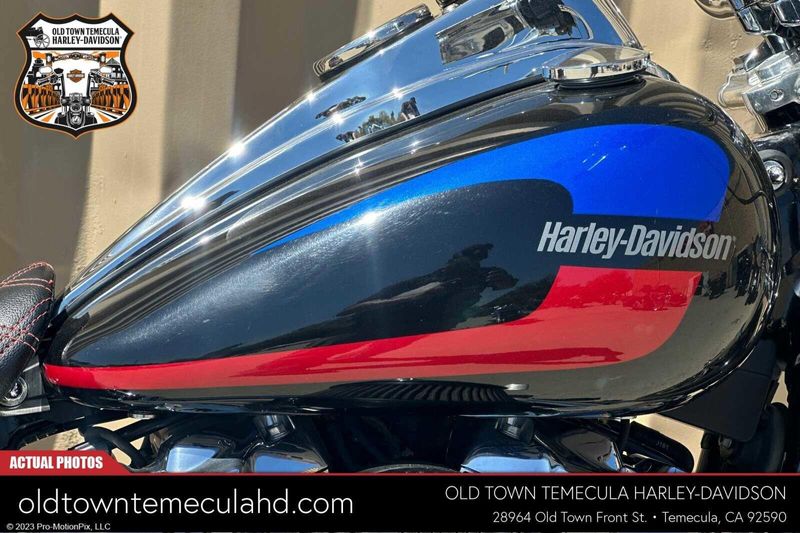 2018 Harley-Davidson Softail in a Black exterior color. BMW Motorcycles of Temecula – Southern California (951) 506-6903 bmwmotorcyclesoftemecula.com 