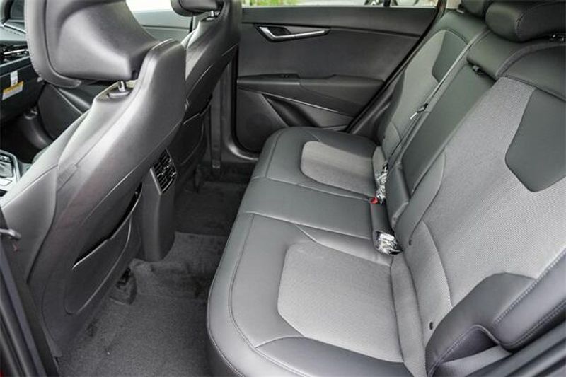 New 2025 Kia Niro EX TouringImage 20