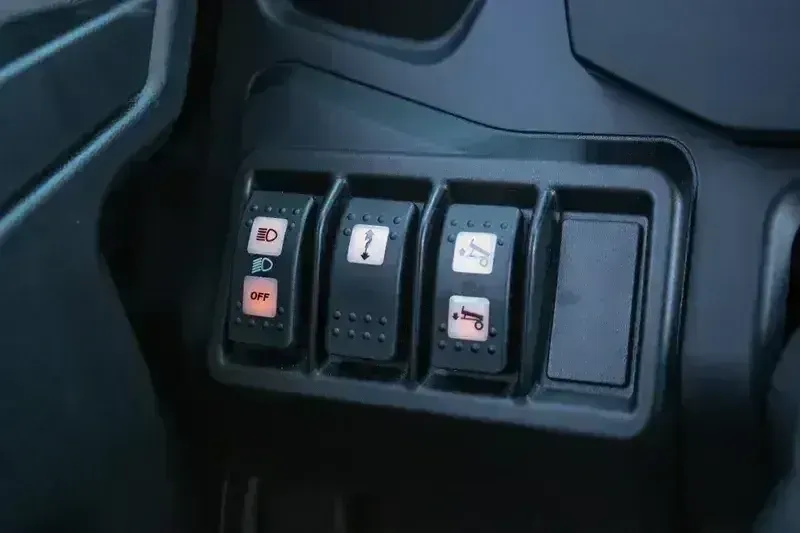 NEW 2026 CAN-AM DEFENDER PRO LIMITED CAB HD10 Image 16