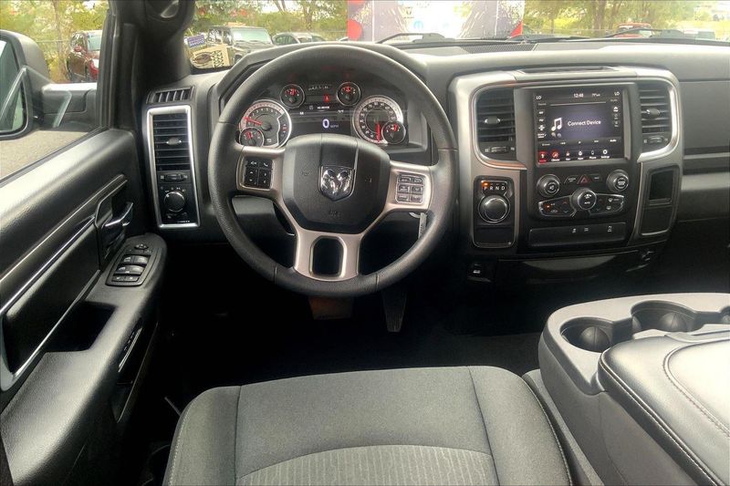 2021 Ram 1500 Classic Warlock photo 5