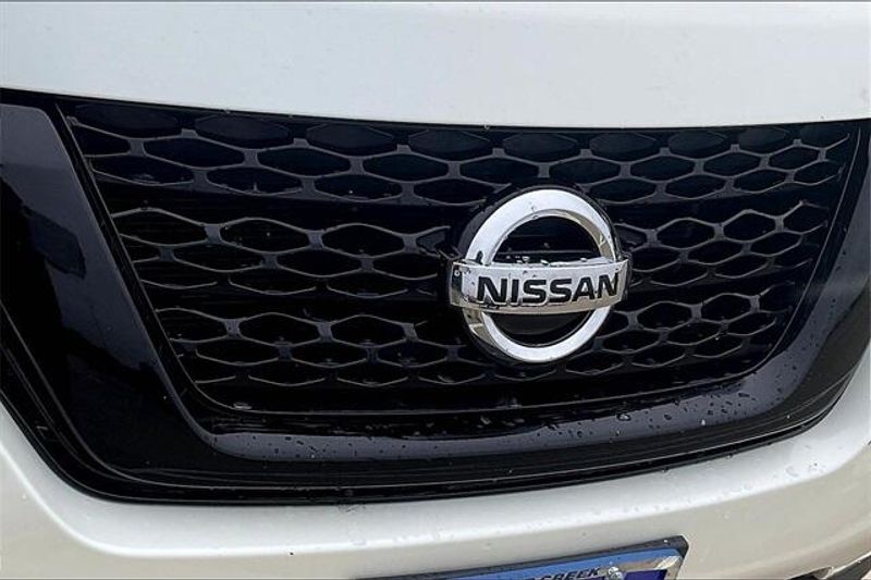 2020 Nissan Pathfinder SVImage 30