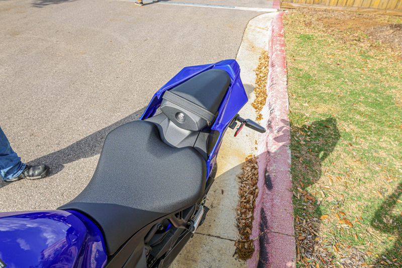 NEW 2026 YAMAHA YZFR7 Image 5