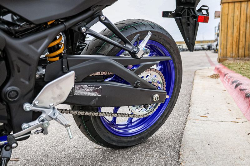 2025 Yamaha YZFR3 ABS TEAM BLUE Image 13