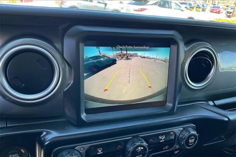 2023 Jeep Wrangler SaharaImage 19