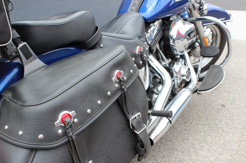 Used 2017 Harley-Davidson Softail Heritage Softail Classic Image 4