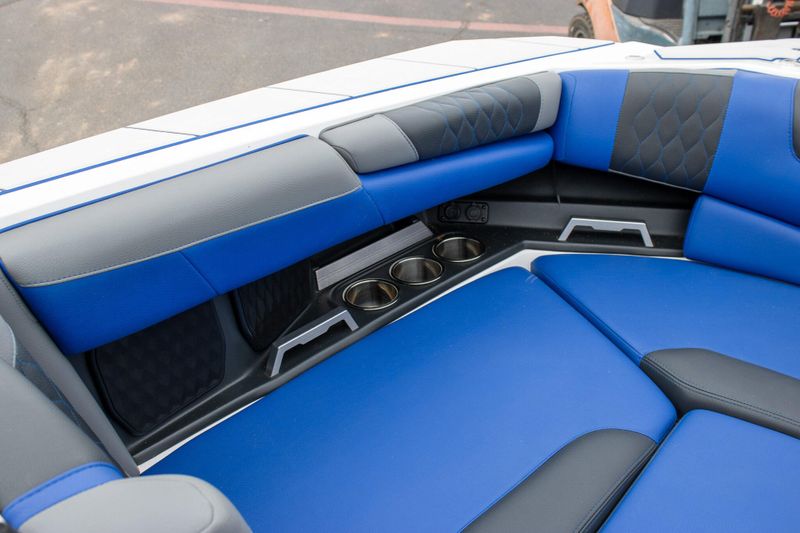 USED 2022 MALIBU M240 Image 34