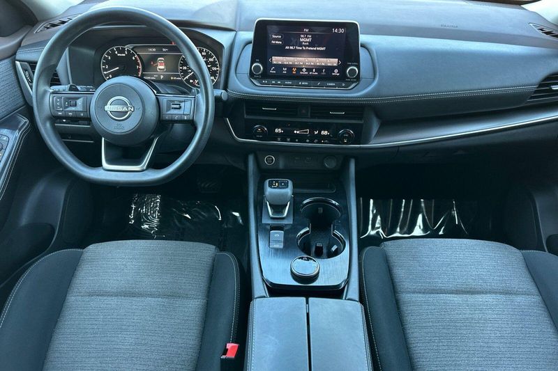 Used 2023 Nissan Rogue SVImage 15