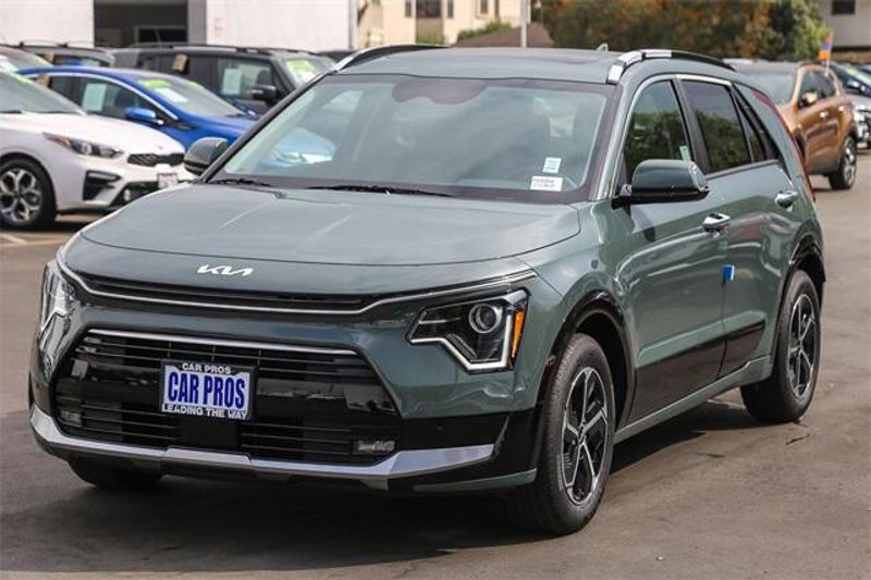 New 2025 Kia Niro SXImage 12