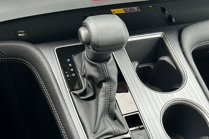 New 2026 Toyota Sienna LEImage 24