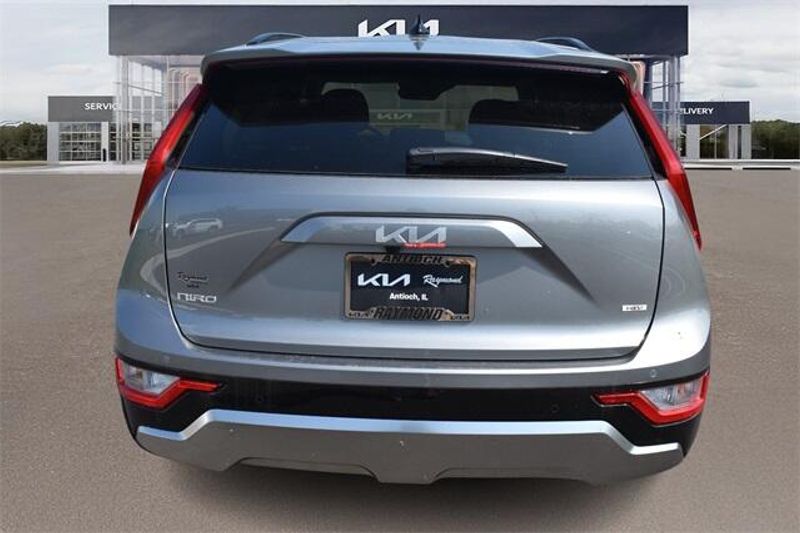 New 2025 Kia Niro SXImage 4