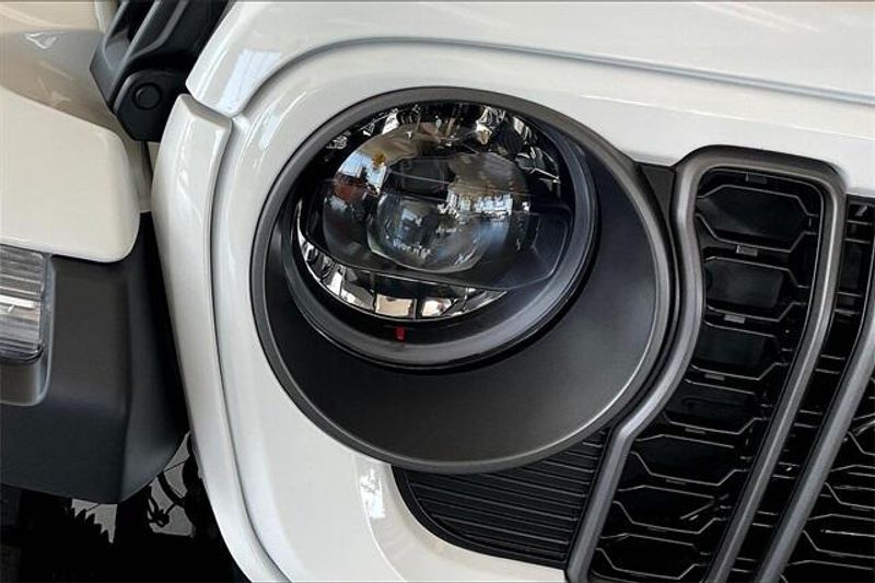 New 2025 Jeep Wrangler 4-door Rubicon 392Image 11
